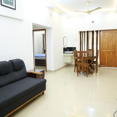 Down Town Holidays Thiruvananthapuram Ngoại thất bức ảnh