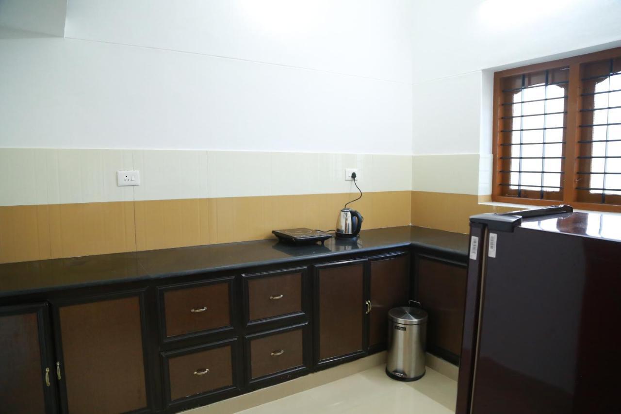 Down Town Holidays Thiruvananthapuram Ngoại thất bức ảnh
