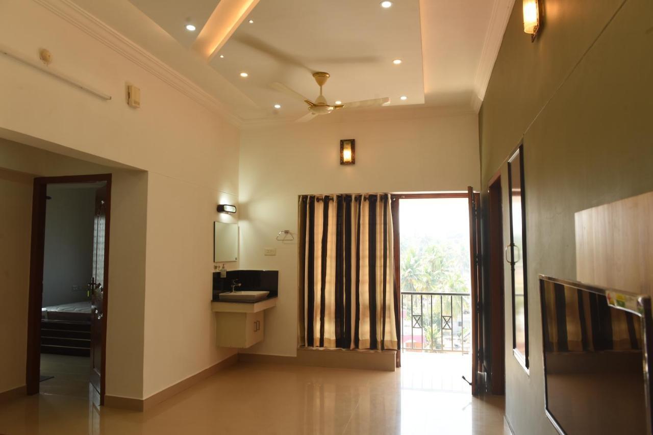 Down Town Holidays Thiruvananthapuram Ngoại thất bức ảnh