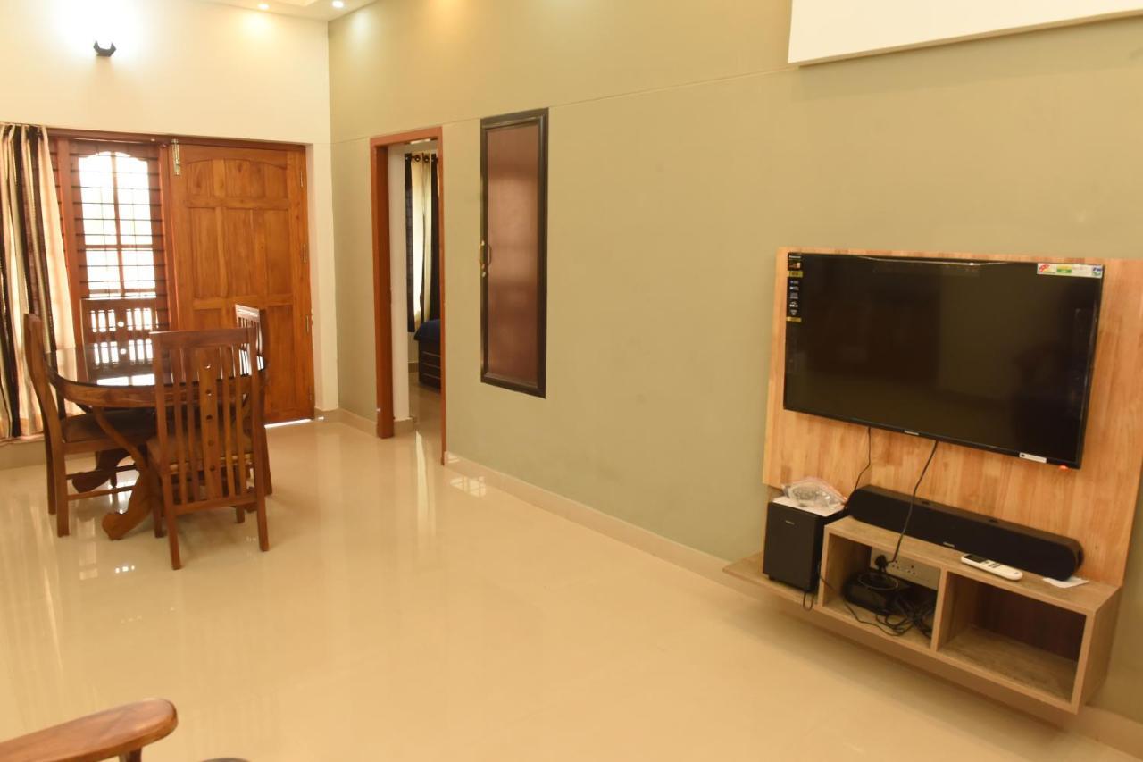 Down Town Holidays Thiruvananthapuram Ngoại thất bức ảnh