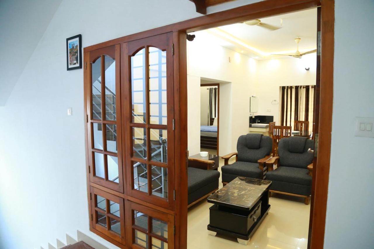Down Town Holidays Thiruvananthapuram Ngoại thất bức ảnh
